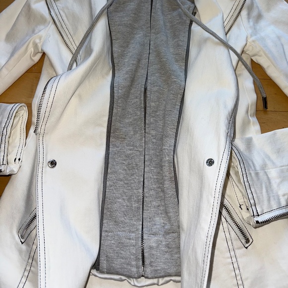 Evereve Jamison White blazer with grey zip out dickey/hoodie, XS,  CB2437 - Picture 6 of 10